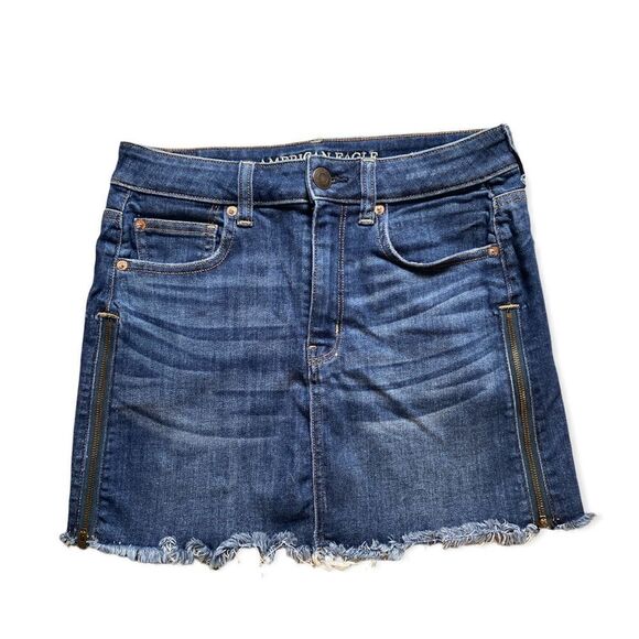American Eagle Outfitters Dresses & Skirts - American Eagle SZ 6 denim zipper skirt